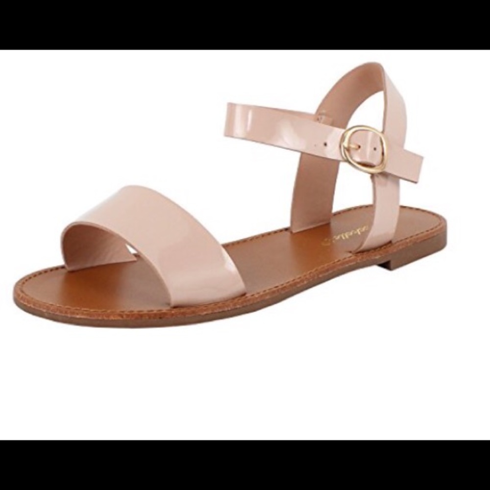 NWOB Sz 7 rose gold Breckelle’s Kate sandal